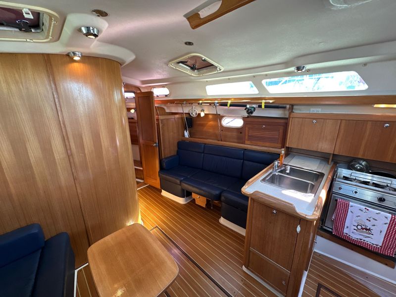 2005 Catalina 350