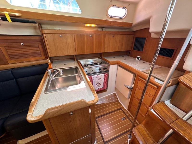 2005 Catalina 350