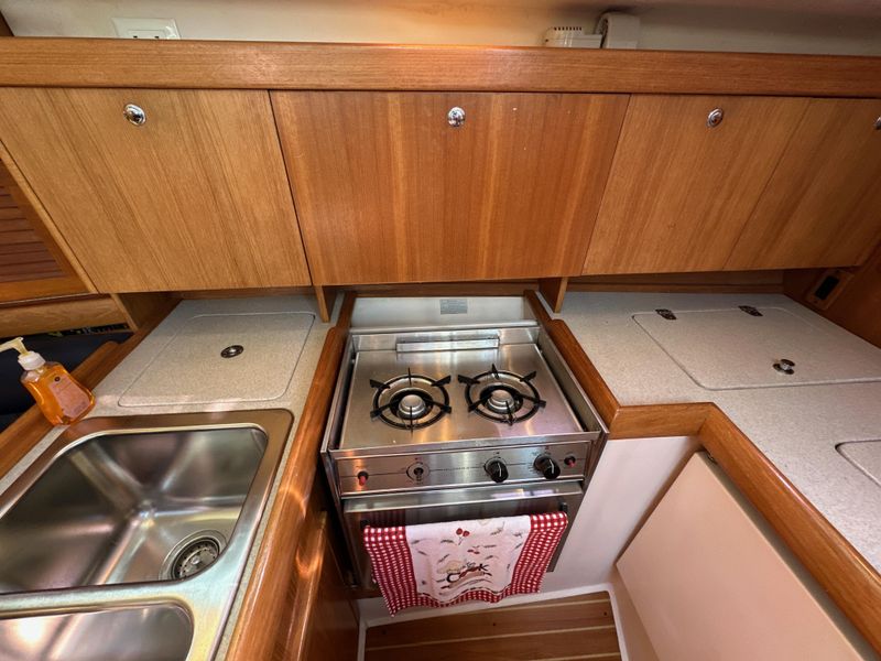 2005 Catalina 350