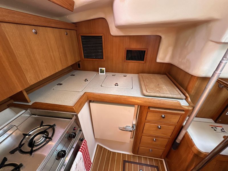 2005 Catalina 350