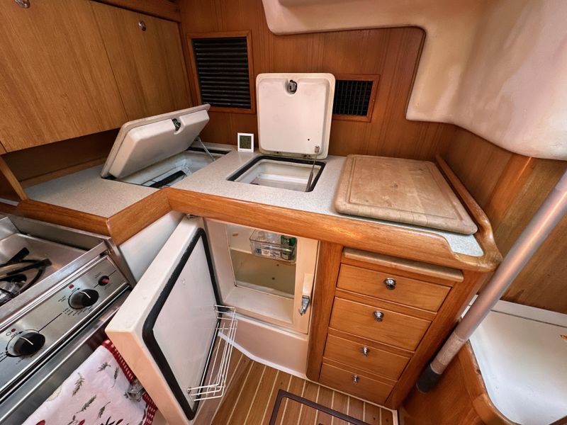 2005 Catalina 350