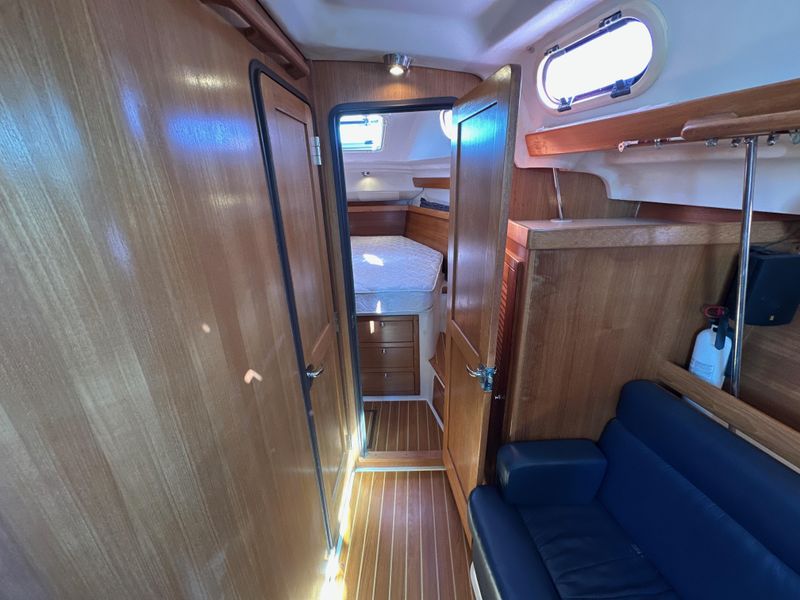 2005 Catalina 350