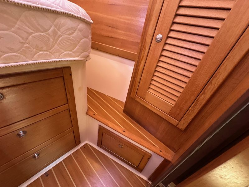 2005 Catalina 350