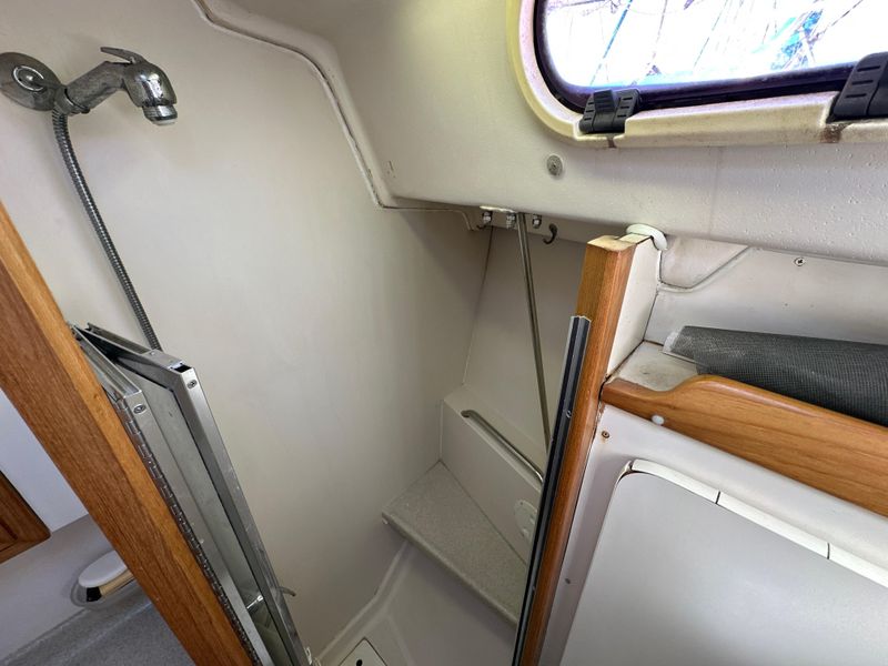 2005 Catalina 350