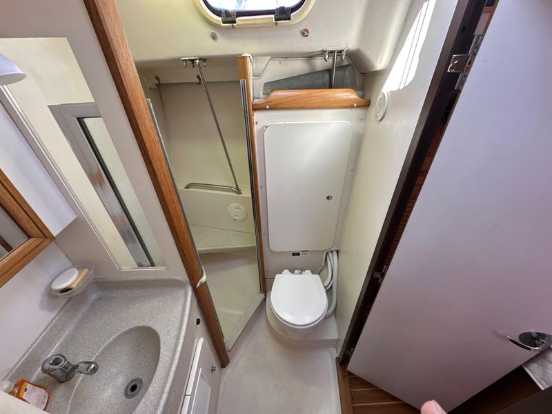 2005 Catalina 350
