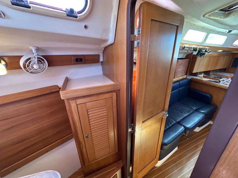 2005 Catalina 350