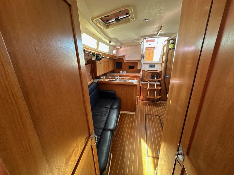 2005 Catalina 350