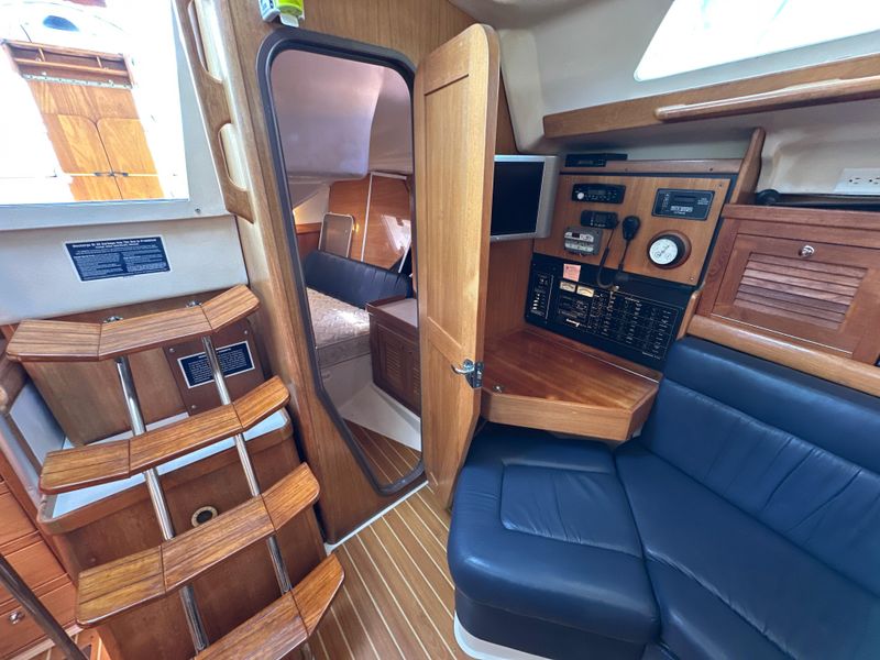 2005 Catalina 350