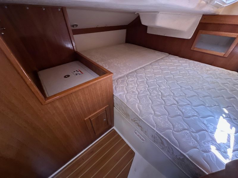 2005 Catalina 350