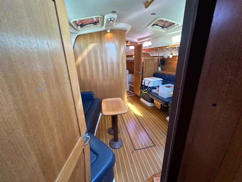2005 Catalina 350