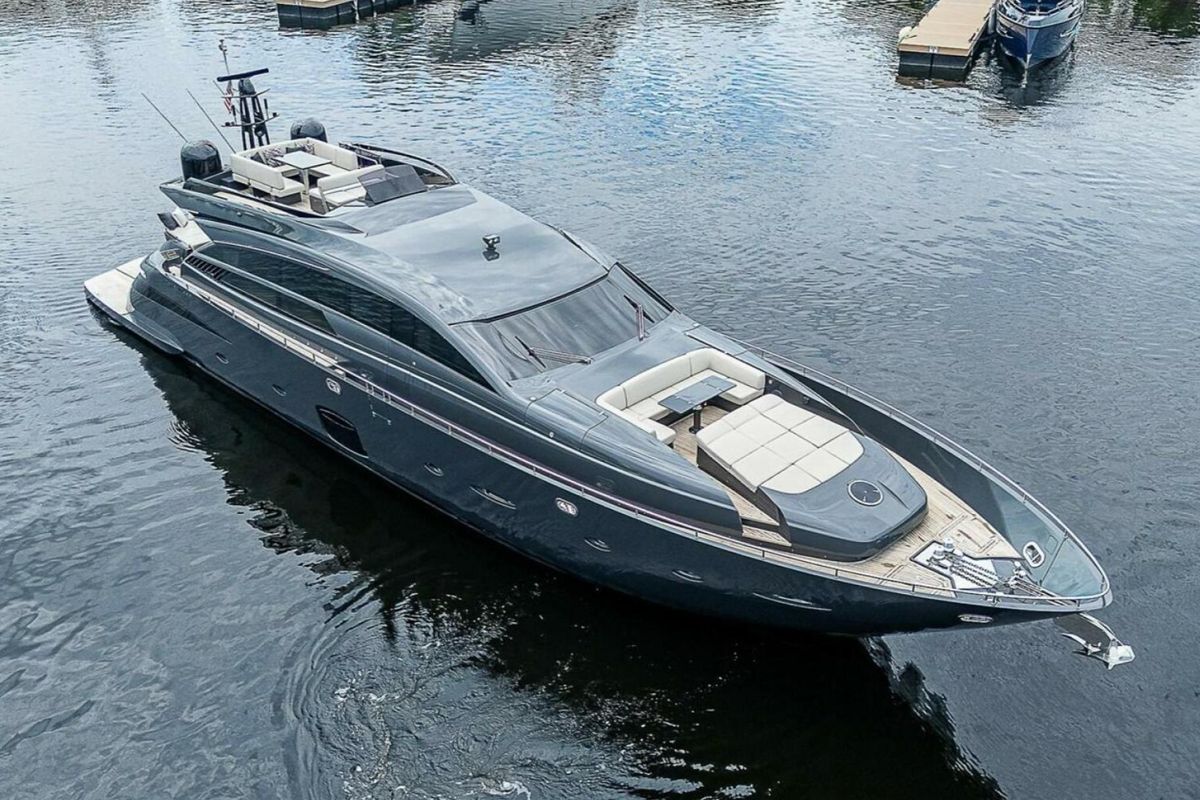 2014 Pershing 90 