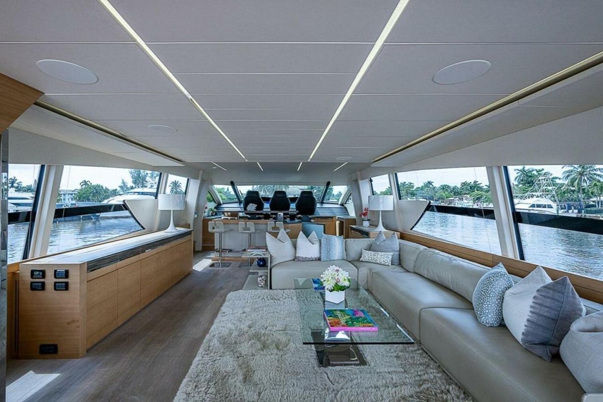 2014 Pershing 90 