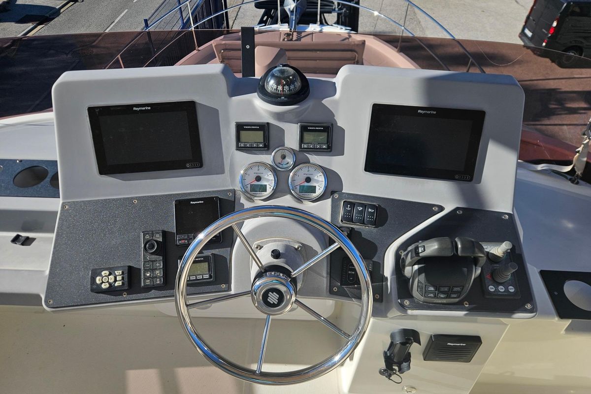 2020 Beneteau 44 