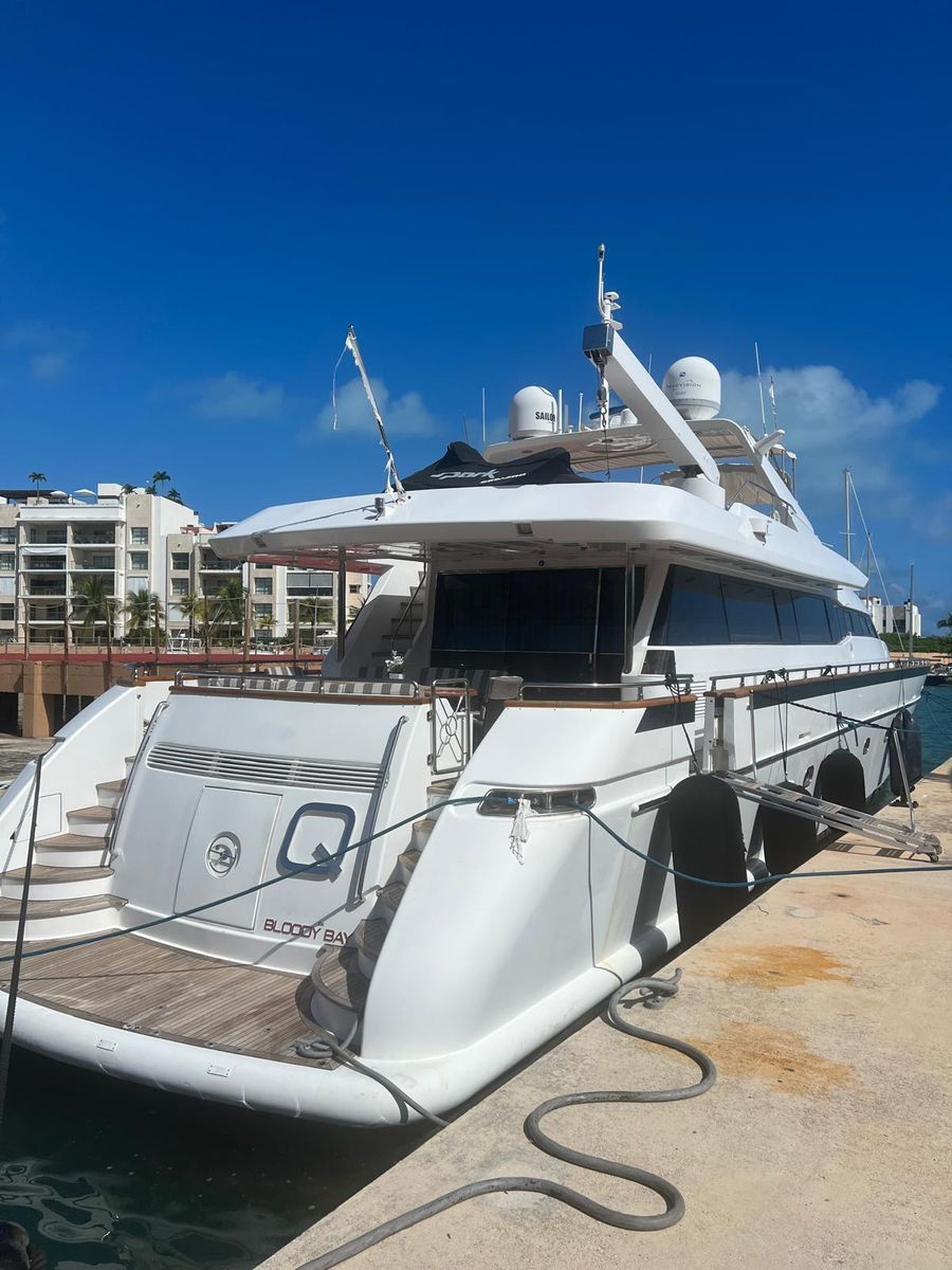 2001 Falcon 106 