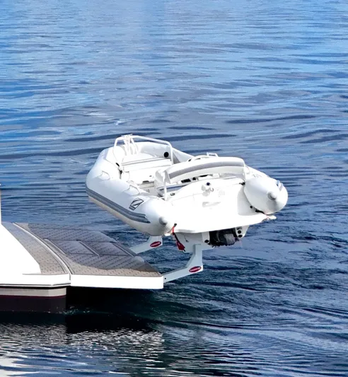 Sneezy Yacht Photos Pics Freedom Lift