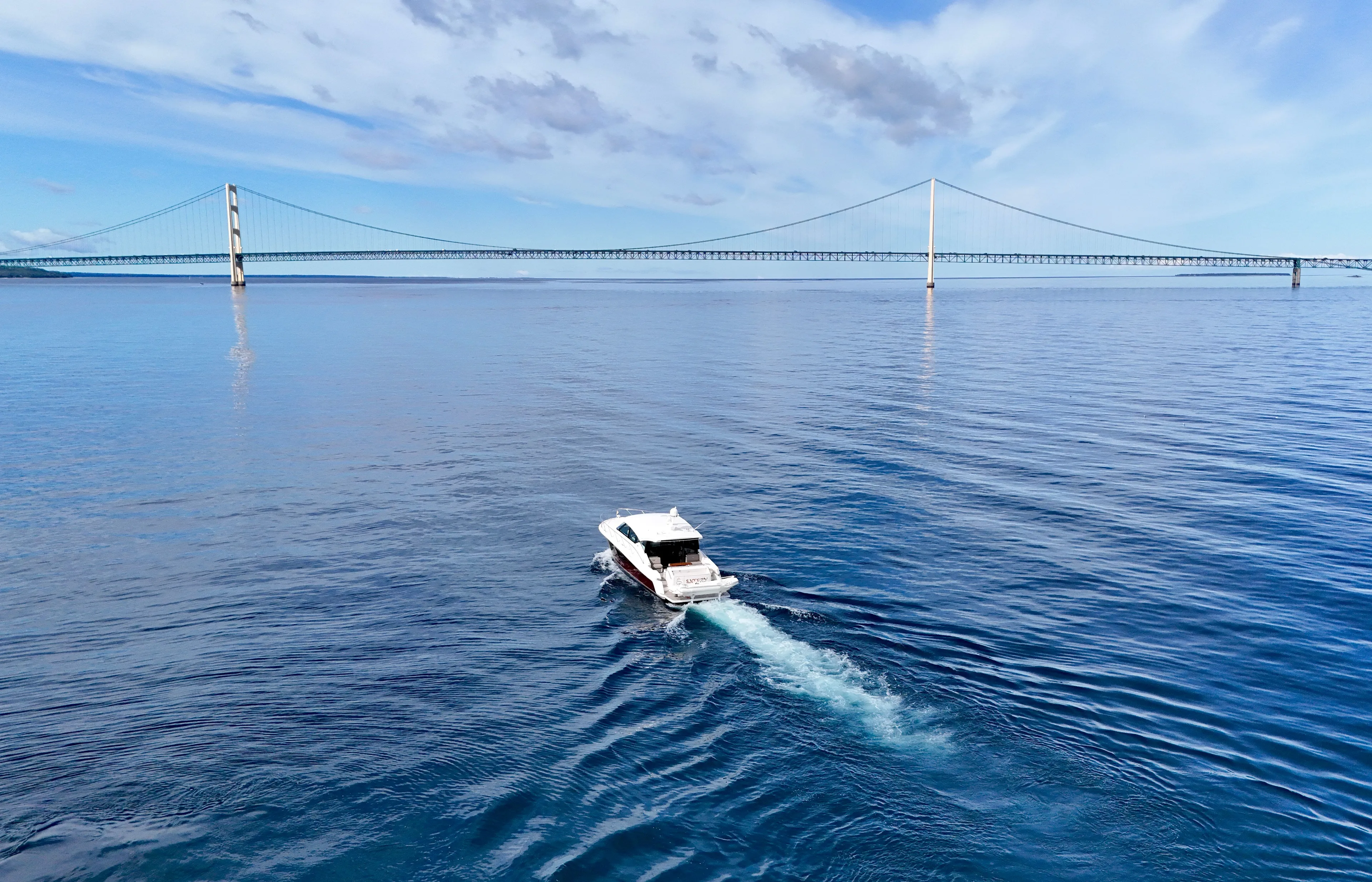 Sneezy Yacht Photos Pics Running to Mackinaw Bridge