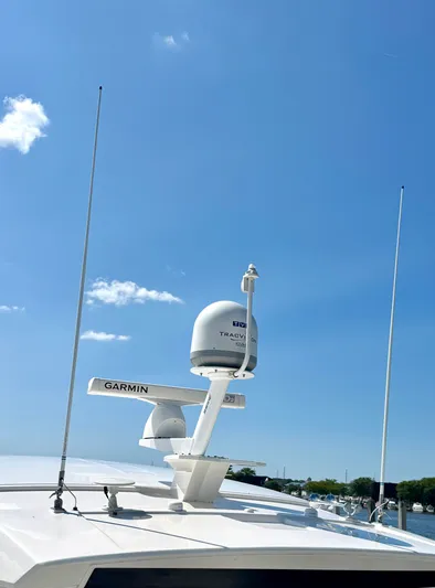 Sneezy Yacht Photos Pics HardTop - Custom Mast w/ Systems