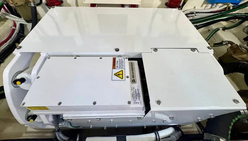 Sneezy Yacht Photos Pics SeaKeeper 9 Gyro Stabilization Systems