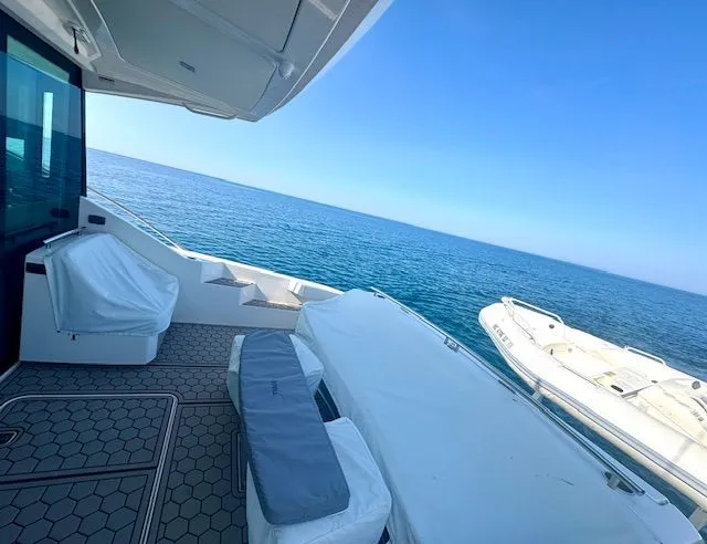 Sneezy Yacht Photos Pics Cockpit - Strb. Side (Covered)