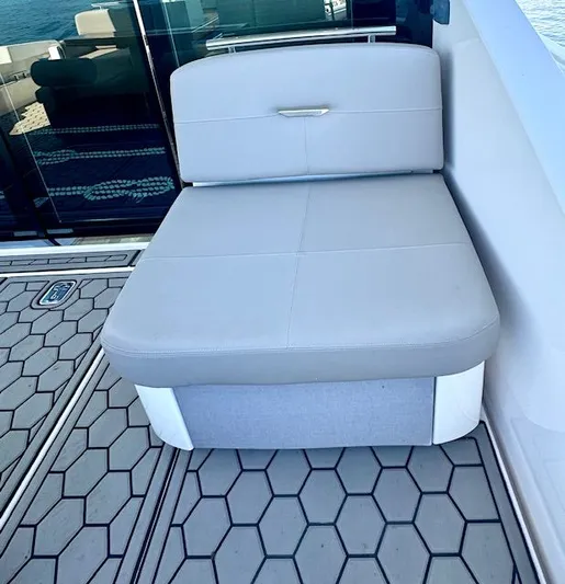 Sneezy Yacht Photos Pics Cockpit - Rear Facing Seat