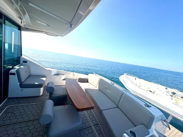 Sneezy Yacht Photos Pics Cockpit - Strb. Side