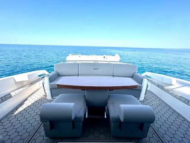 Sneezy Yacht Photos Pics (2) Ottoman's