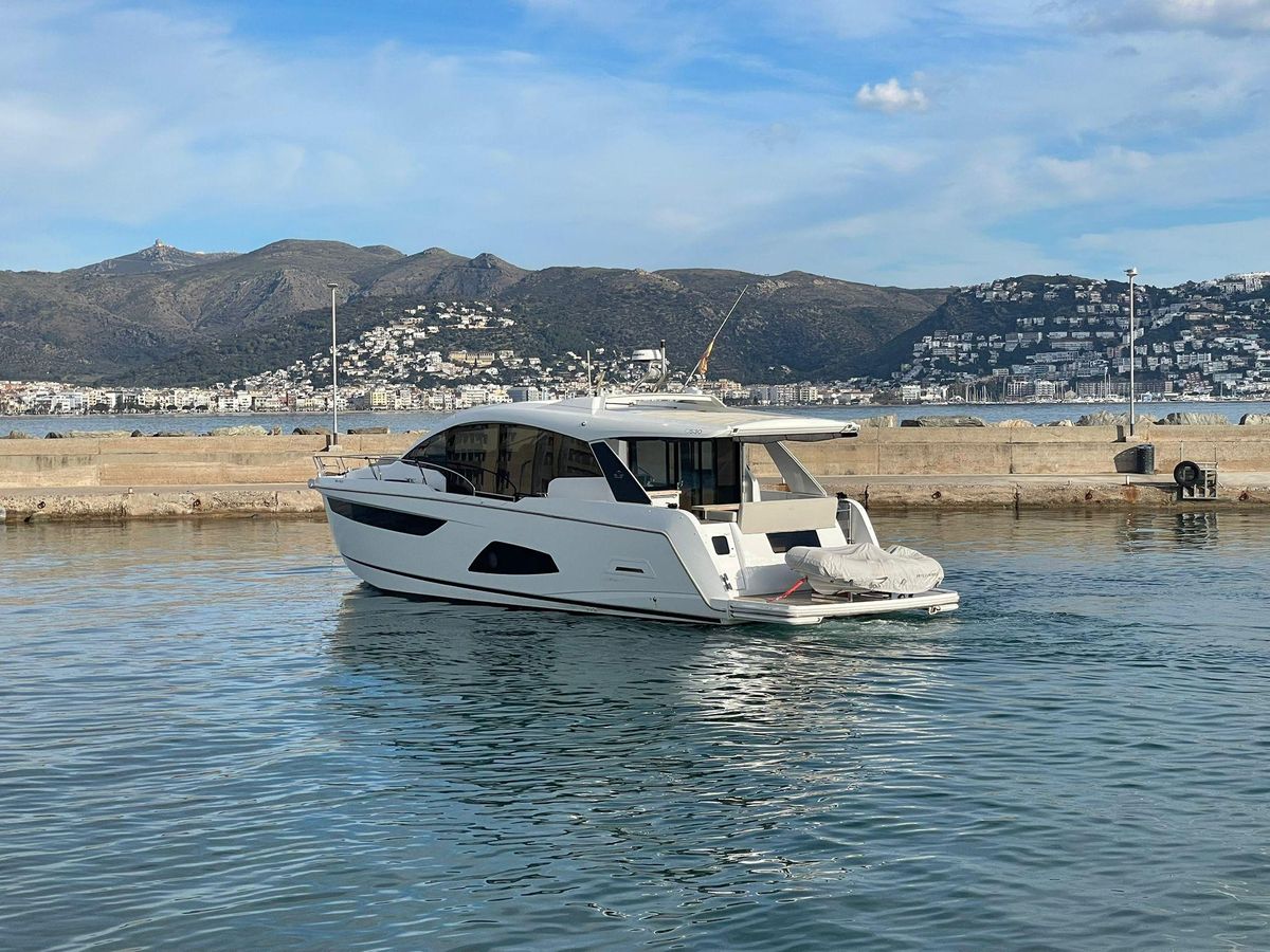 2017 Sealine 52 