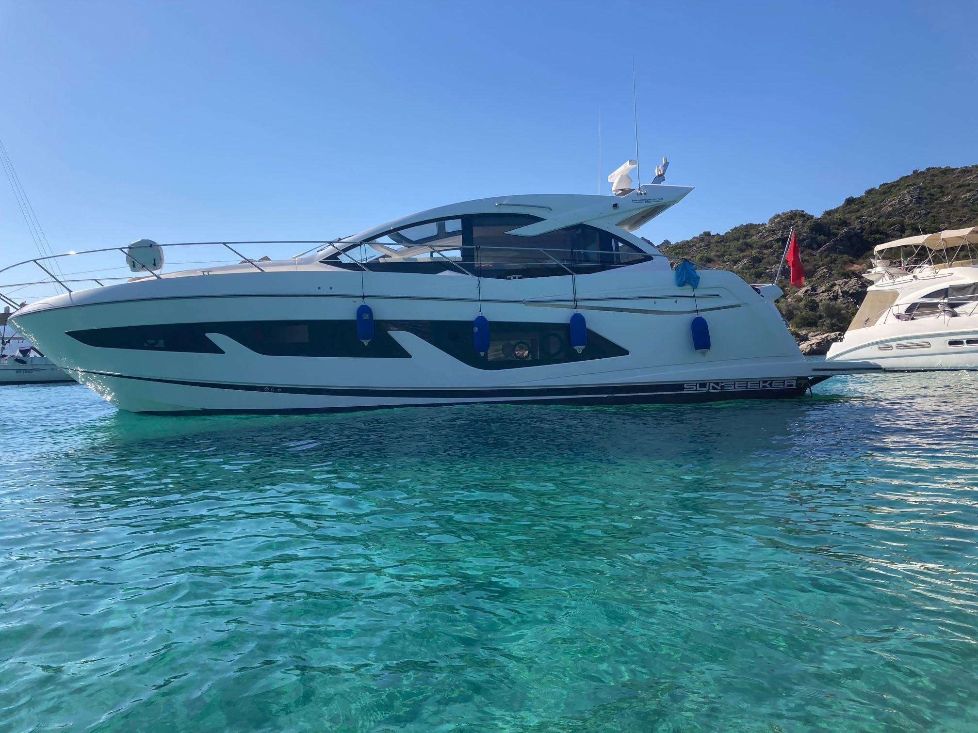 訳あってお買い得！30～80％OFF Sunseeker 2019 50 YachtWorld - sale for Cruiser Predator ミュージシャン