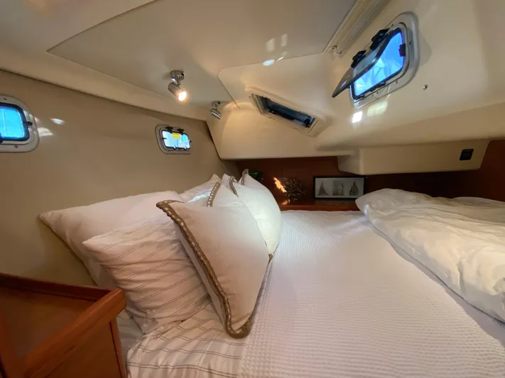 Hummingbird Yacht Photos Pics 