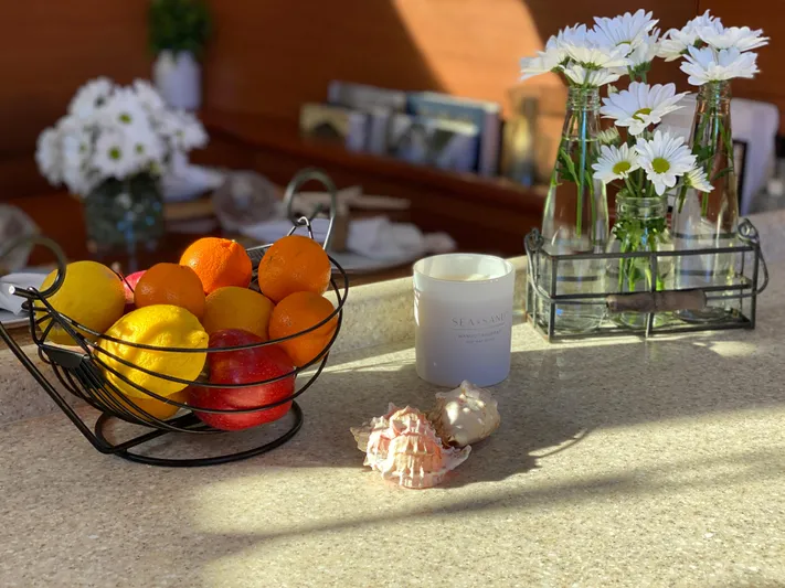 Hummingbird Yacht Photos Pics 