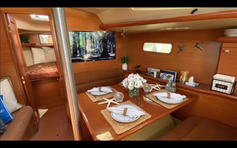 Hummingbird Yacht Photos Pics 