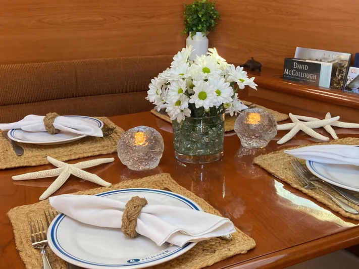 Hummingbird Yacht Photos Pics 