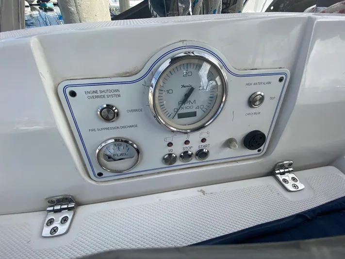 Hummingbird Yacht Photos Pics 