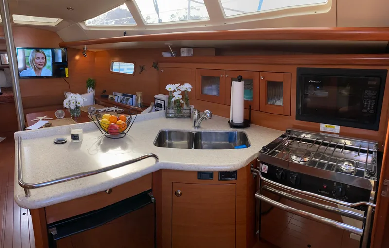 Hummingbird Yacht Photos Pics 