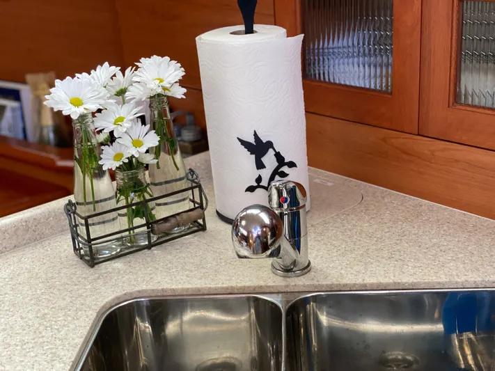 Hummingbird Yacht Photos Pics 