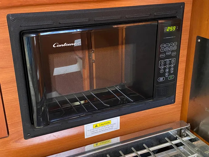 Hummingbird Yacht Photos Pics 