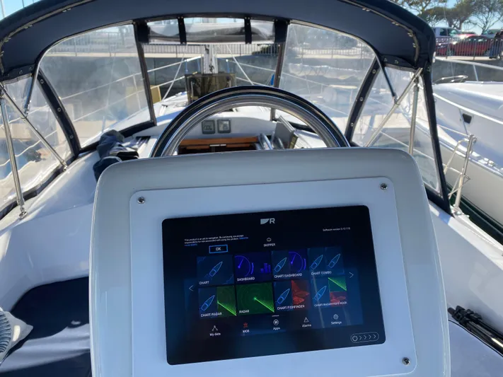 Hummingbird Yacht Photos Pics 