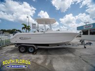 2023 Robalo R242 Explorer