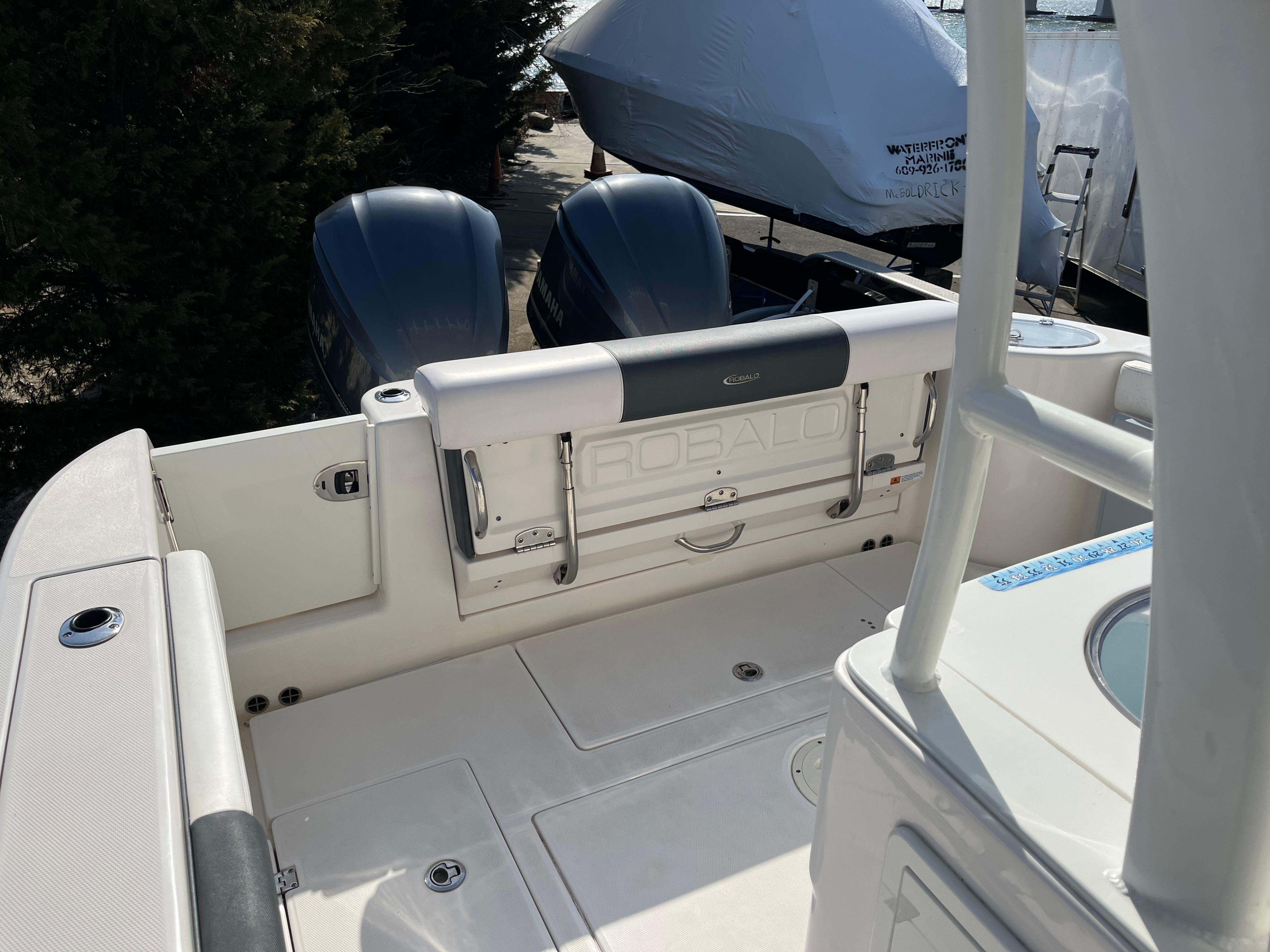 2023 Robalo R302 Center Console Center Console for sale - YachtWorld