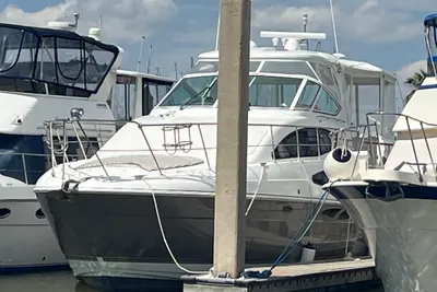 Cruisers Yachts 415 Express Motoryacht
