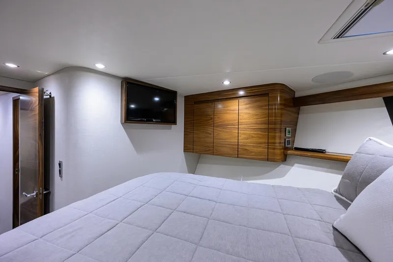 Lykenew Yacht Photos Pics Viking 54 LYKENEW- Forward Stateroom Berth & TV