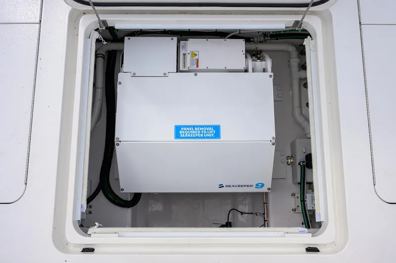 Lykenew Yacht Photos Pics Viking 54 LYKENEW- Seakeeper