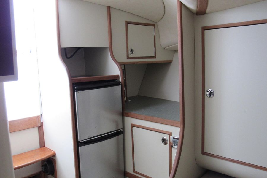 2004 Composite Yacht 34 Express Sportfisherman