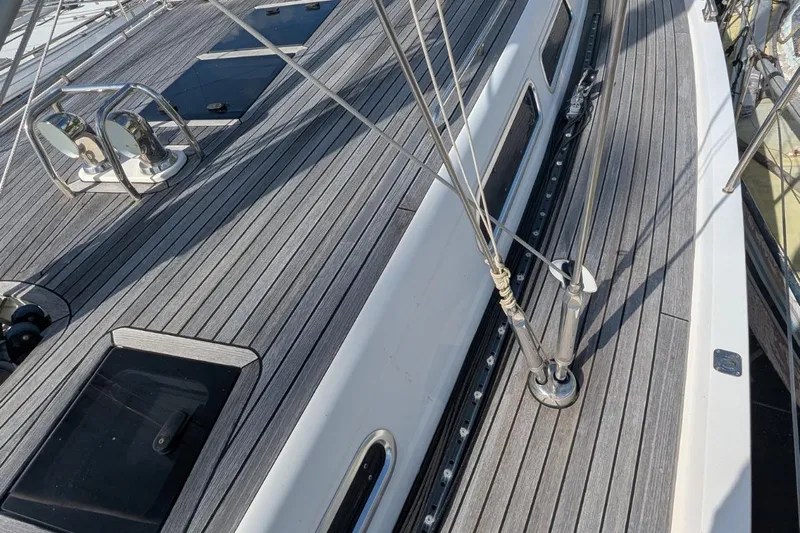 Muchacha De Abril Yacht Photos Pics 2017 X-Yachts Xc 45 sailboat deck with sleek design and modern fittings.