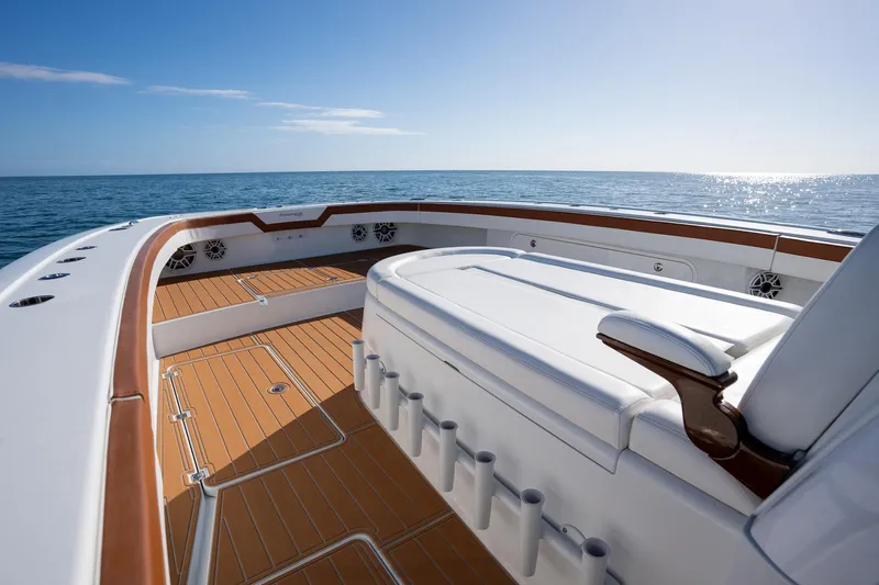  Yacht Photos Pics Freeman 47 boat 2022 model, spacious deck with seating, ocean view.