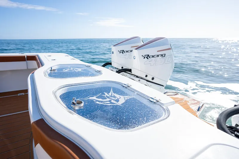  Yacht Photos Pics Freeman 47 boat 2022 model with twin Racing 450 engines on open water.