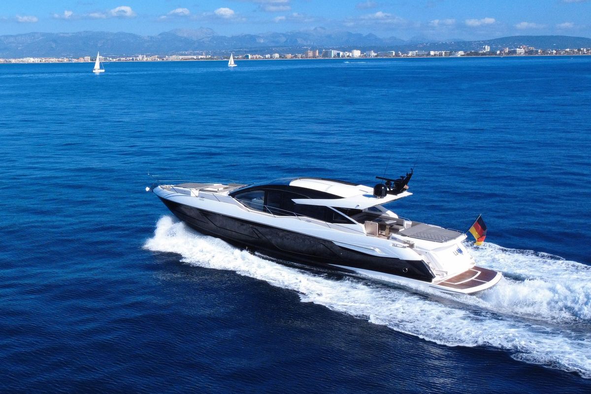 2023 Sunseeker 74 