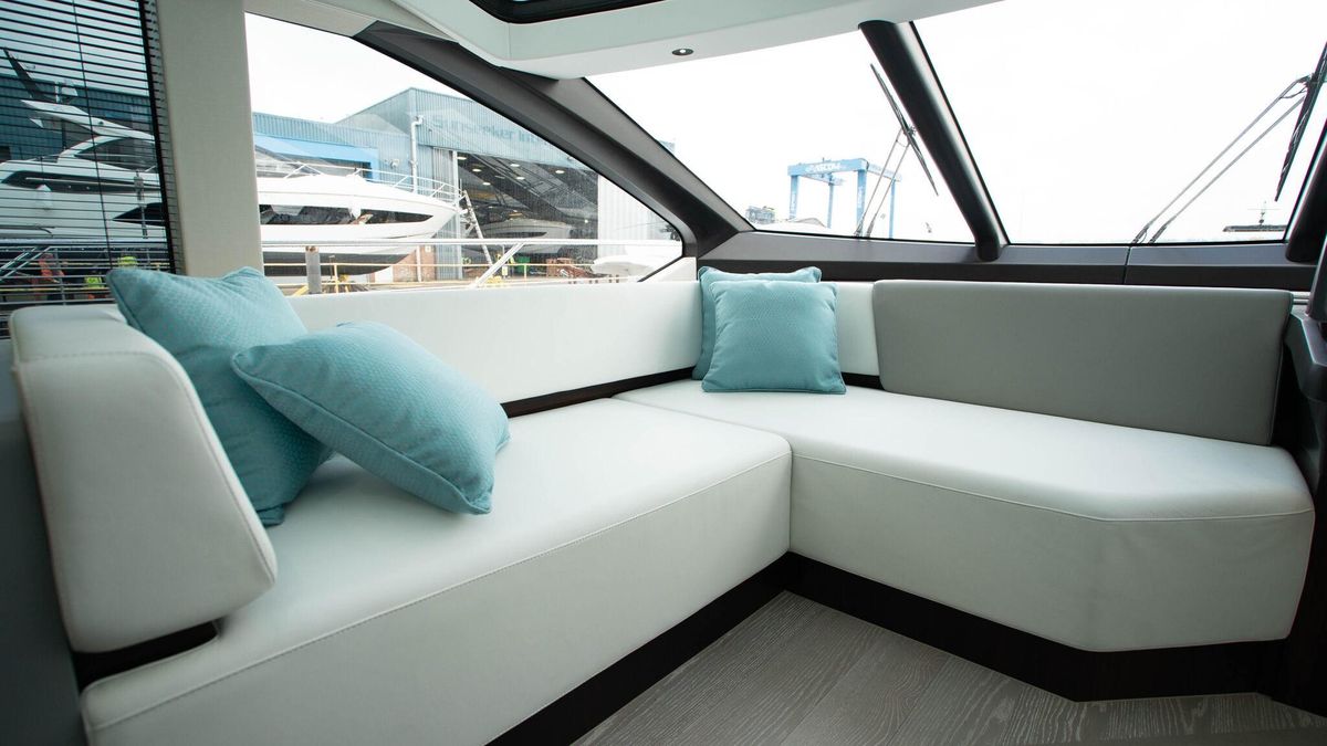 2023 Sunseeker 74 