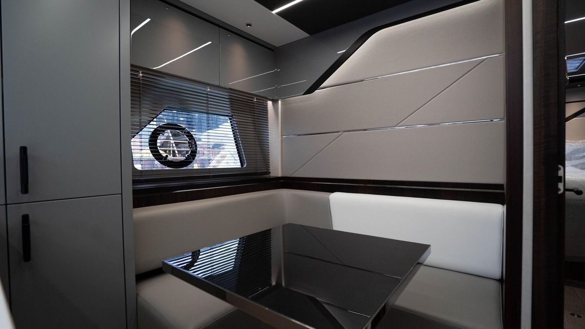 2023 Sunseeker 74 