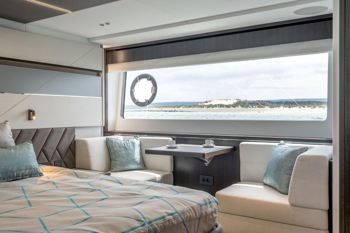 2023 Sunseeker 74 